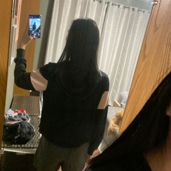 Colorblock Hoodie - Picture 7 of 7